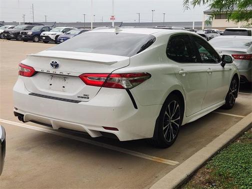2020 Toyota Camry SE