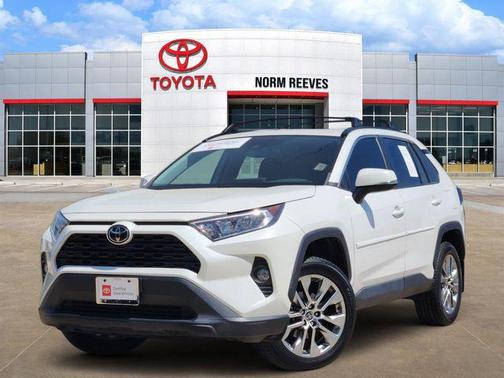 Blizzard Pearl 2021 Toyota RAV4 XLE Premium