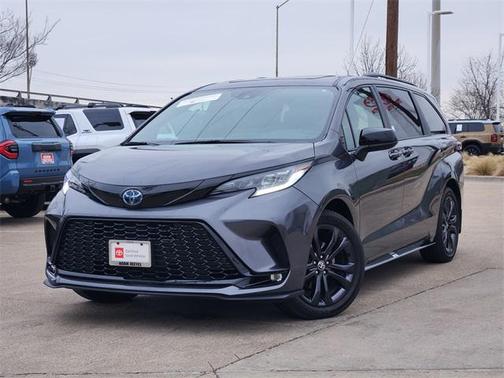 2025 Toyota Sienna XSE 7 Passenger