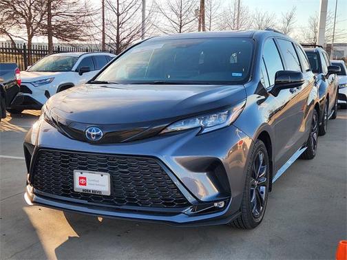 2025 Toyota Sienna XSE 7 Passenger
