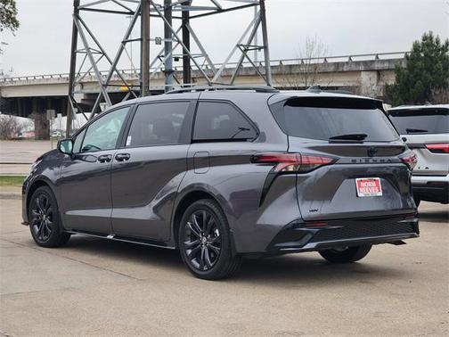 2025 Toyota Sienna XSE 7 Passenger