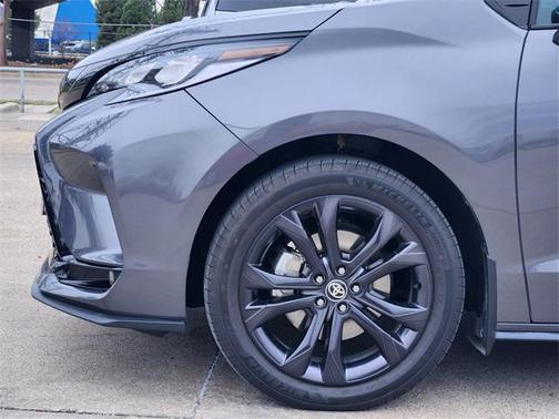 2025 Toyota Sienna XSE 7 Passenger