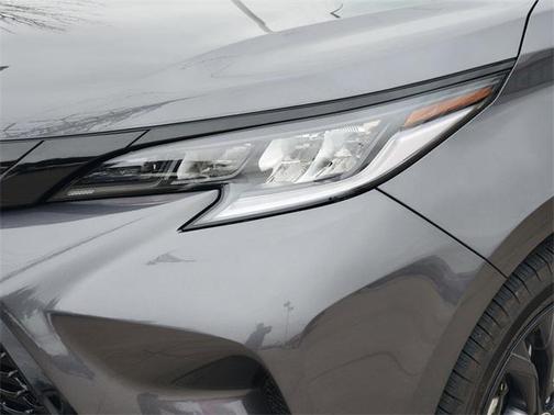 2025 Toyota Sienna XSE 7 Passenger