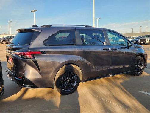 2025 Toyota Sienna XSE 7 Passenger