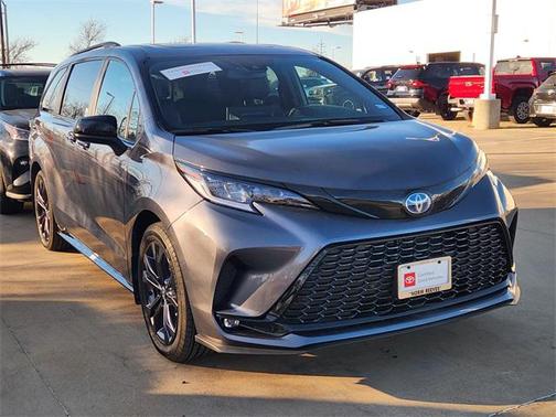 2025 Toyota Sienna XSE 7 Passenger