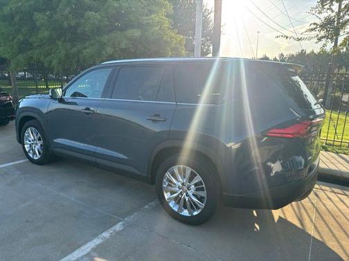 Cloud 2024 Toyota Grand Highlander Platinum