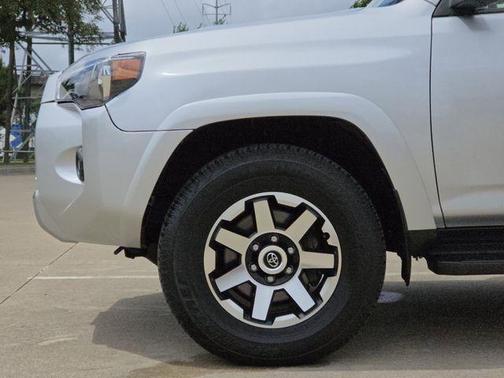 Classic Silver Metallic 2024 Toyota 4Runner TRD Off Road