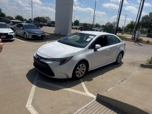 Ice Cap 2024 Toyota Corolla LE