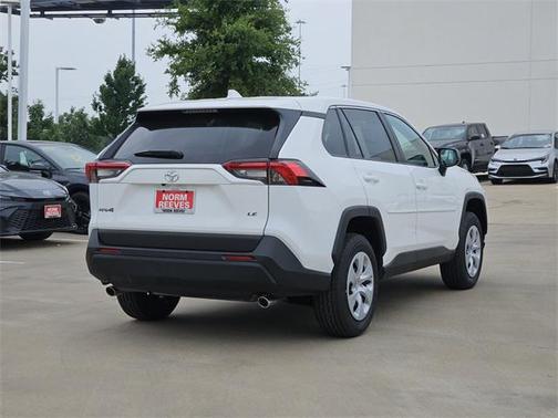 2025 Toyota RAV4 LE