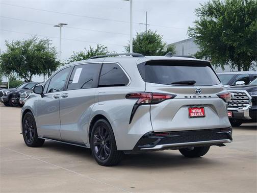 2022 Toyota Sienna XSE 7 Passenger