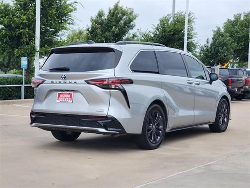 2022 Toyota Sienna XSE 7 Passenger