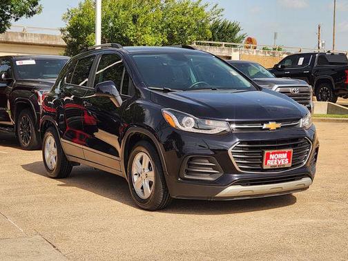 Midnight Blue Metallic 2022 Chevrolet Trax LT