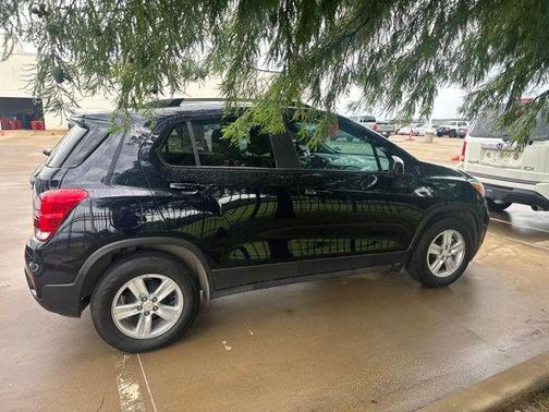 Midnight Blue Metallic 2022 Chevrolet Trax LT