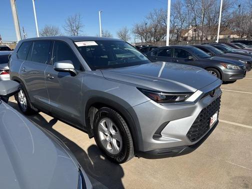 2025 Toyota Highlander LE