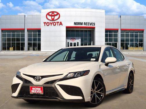 Super White 2021 Toyota Camry SE