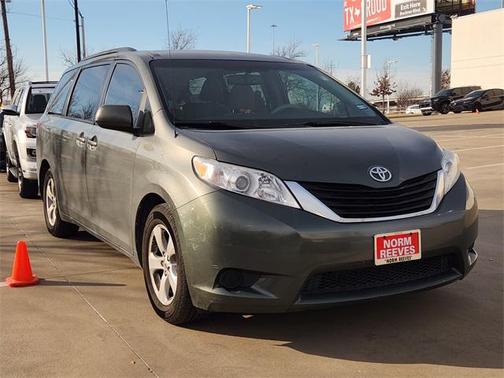 2013 Toyota Sienna LE