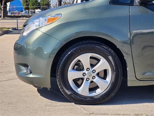 2013 Toyota Sienna LE
