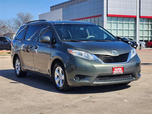 2013 Toyota Sienna LE