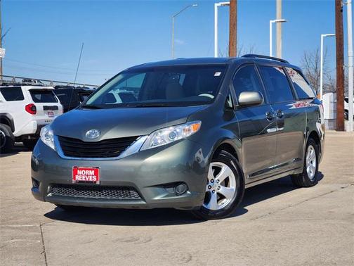 2013 Toyota Sienna LE