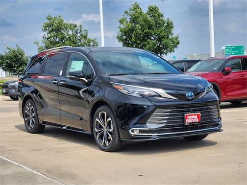 2025 Toyota Sienna Platinum 7 Passenger