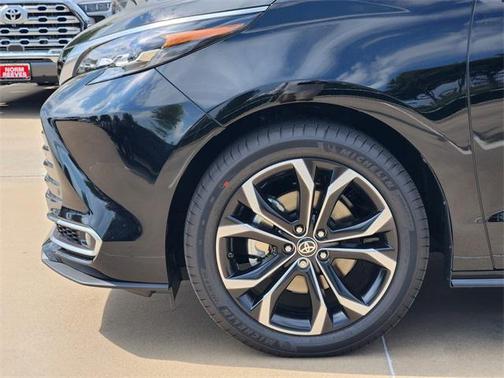 2025 Toyota Sienna Platinum 7 Passenger