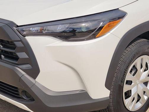 Wind Chill Pearl 2026 Toyota Corolla Cross L