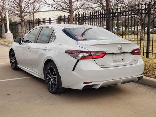 2024 Toyota Camry SE