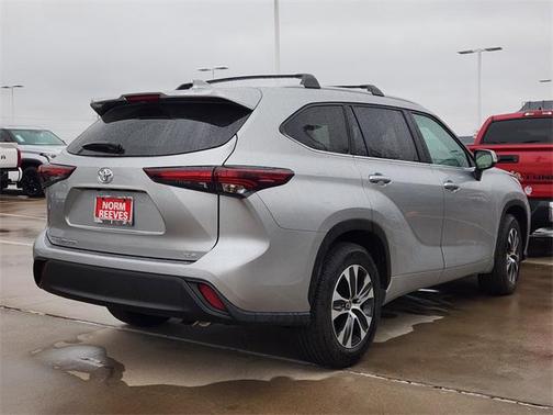 2025 Toyota Highlander XLE