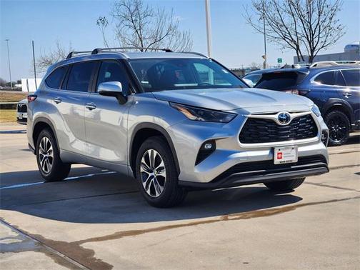 2025 Toyota Highlander XLE