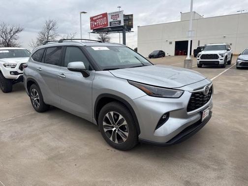 2025 Toyota Highlander XLE