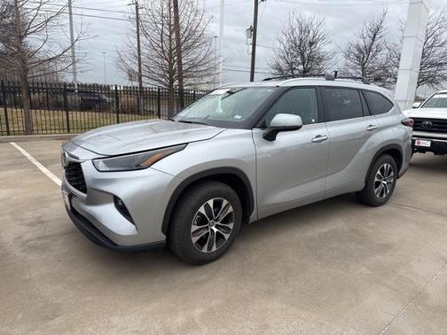 2025 Toyota Highlander XLE