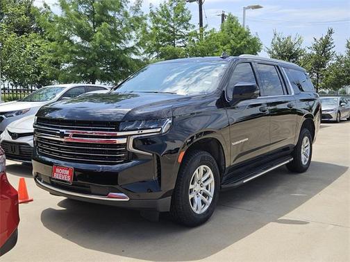 2023 Chevrolet Suburban LT