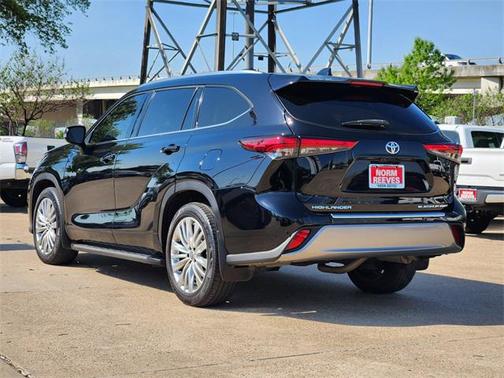 2022 Toyota Highlander Platinum