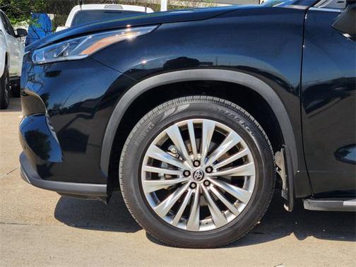 2022 Toyota Highlander Platinum