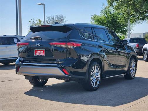 2022 Toyota Highlander Platinum