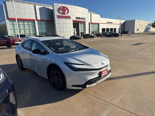 2025 Toyota Prius XLE