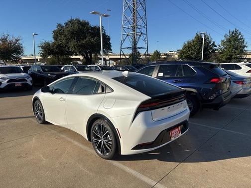 2025 Toyota Prius XLE