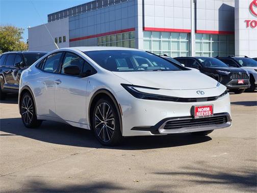 2025 Toyota Prius XLE