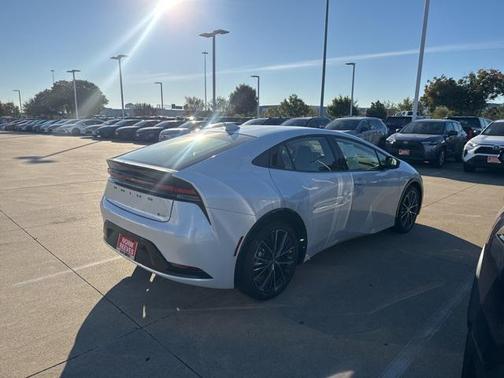 2025 Toyota Prius XLE