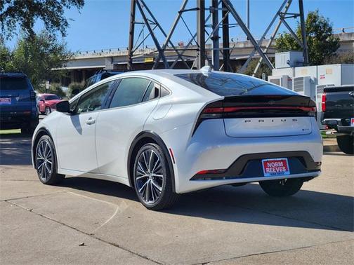 2025 Toyota Prius XLE