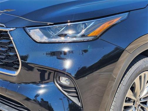 2025 Toyota Highlander Hybrid Platinum