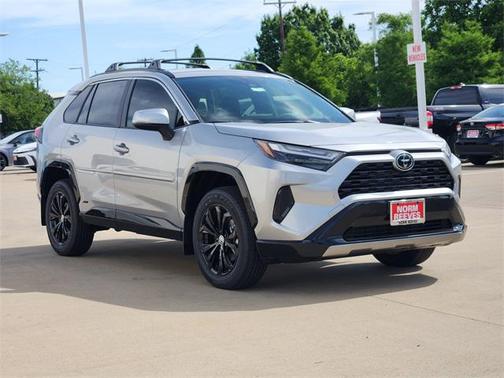 2025 Toyota RAV4 Hybrid SE