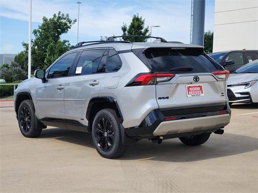 2025 Toyota RAV4 Hybrid SE