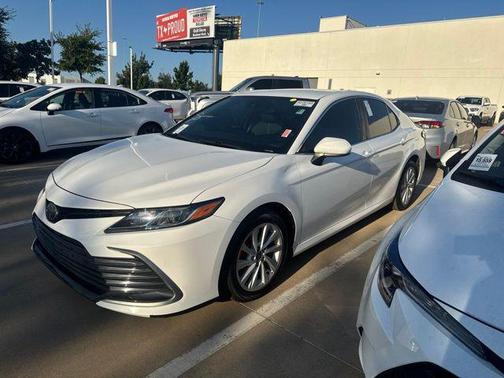 White 2022 Toyota Camry LE