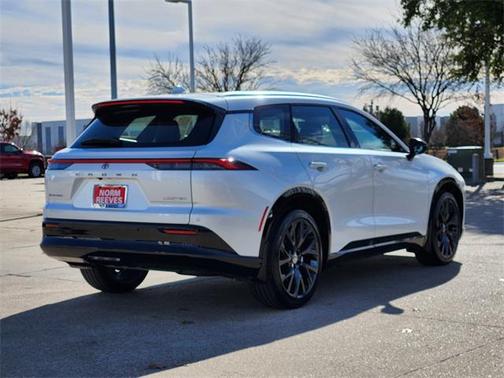 2025 Toyota Crown Signia Limited