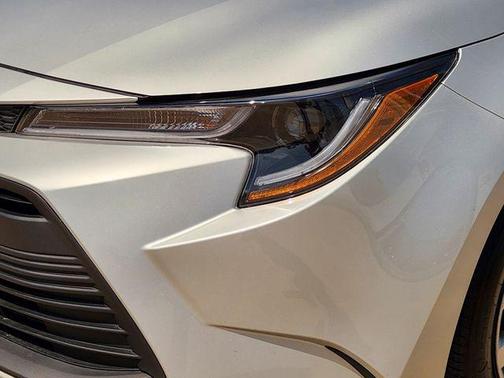 Classic Silver Metallic 2025 Toyota Corolla LE
