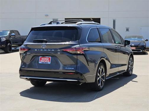 2025 Toyota Sienna Platinum 7 Passenger