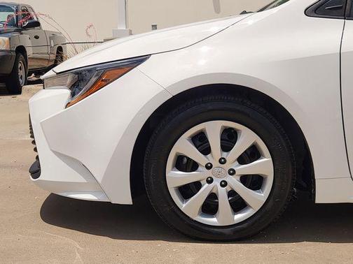 Ice Cap 2024 Toyota Corolla LE