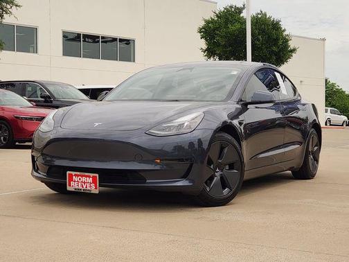Midnight Silver Metallic 2023 Tesla Model 3 Standard Range