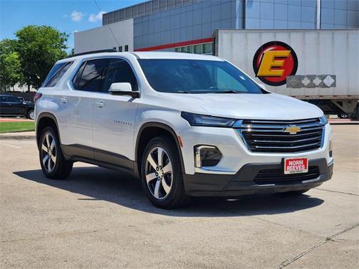 2022 Chevrolet Traverse LT Leather